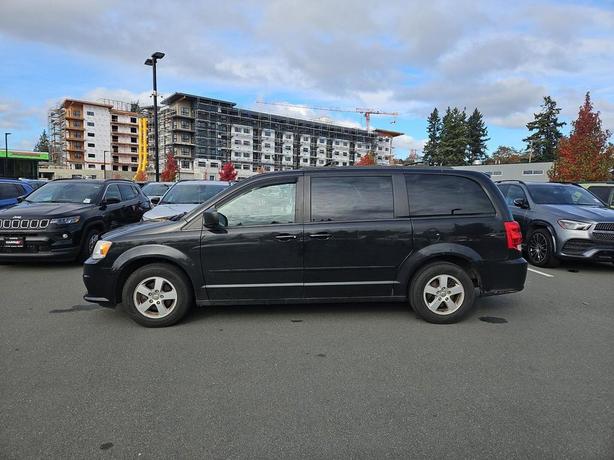2012 Dodge Grand Caravan SXT | No Reported Accidents | Stow n Go! image 3