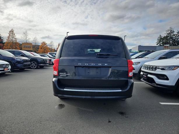 2012 Dodge Grand Caravan SXT | No Reported Accidents | Stow n Go! image 5