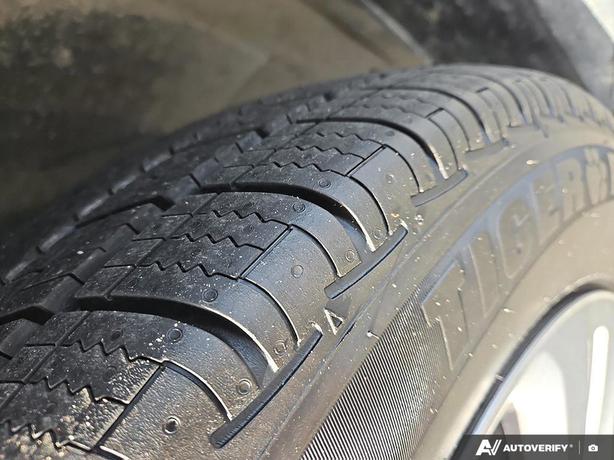 2020 Dodge Grand Caravan SXT | No Reported Accidents! image 7