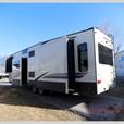 Used 2018 Keystone RV Montana High Country 384BR thumbnail image 4