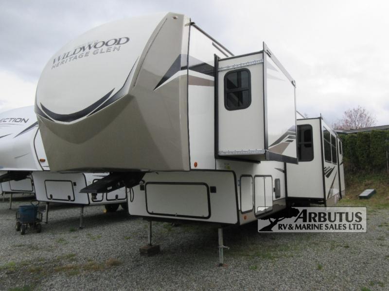Used 2022 Forest River RV Wildwood Heritage Glen 356QB display photo