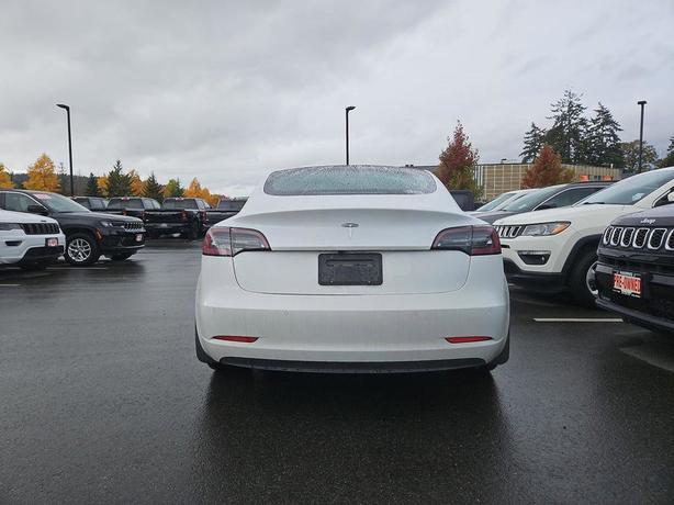 2020 Tesla Model 3 Standard Range Plus RWD | No Reported Accidents | One Owner! image 5