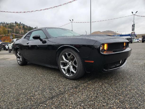 2016 Dodge Challenger R/T | 5.7L HEMI V8 | Loaded! | Super Track Pak | Premium S image 2