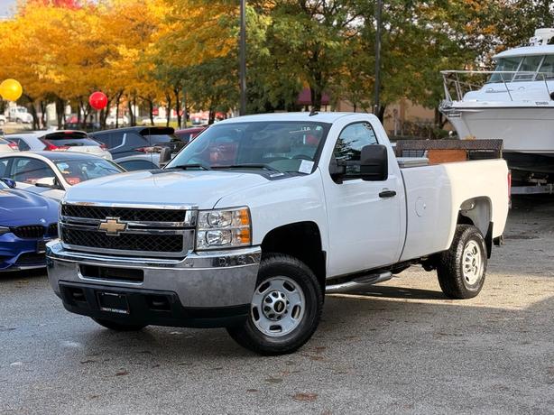 2011 Chevrolet SILVERADO 2500HD image 2