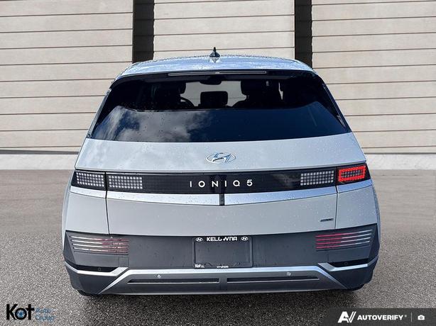 2024 Hyundai IONIQ 5 Preferred LOW KMS! NO ACCIDENT! image 5