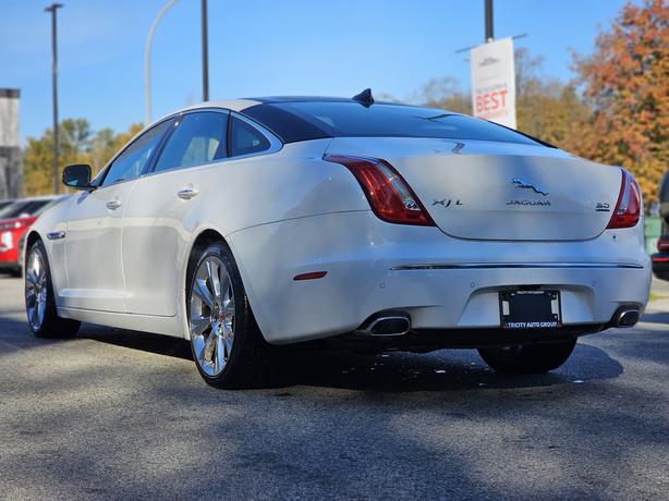 2014 Jaguar XJ L Portfolio - Sunroof, Backup Camera, Memory Seats image 7