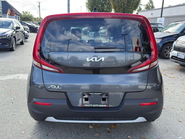 2022 Kia Soul EX - Heated Steering Wheel, Heated Seats image 6