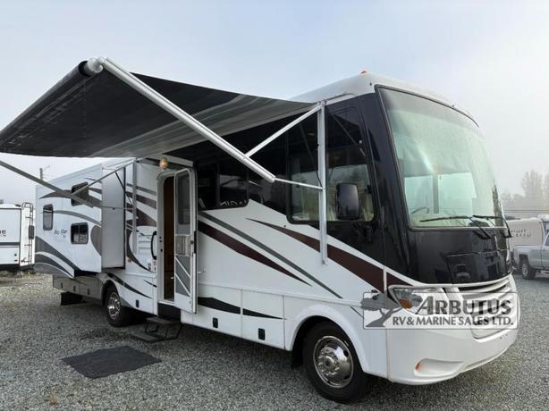 Used 2013 Newmar Bay Star Sport 3310 image 1