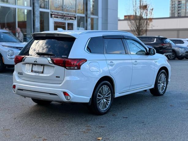 2021 Mitsubishi Outlander PHEV SEL - No Accidents, Leather, Sunroof, Power Trunk image 5