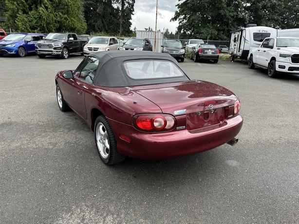 2003 Mazda MX-5 Base image 3