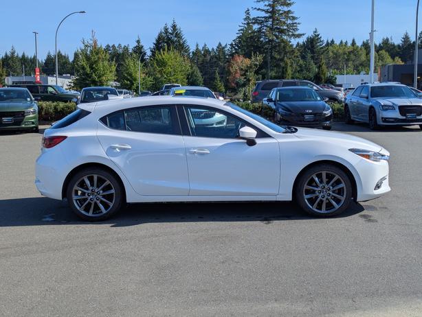 2018 Mazda Mazda3 GT - Sunroof, NAV, Heated Seats image 5