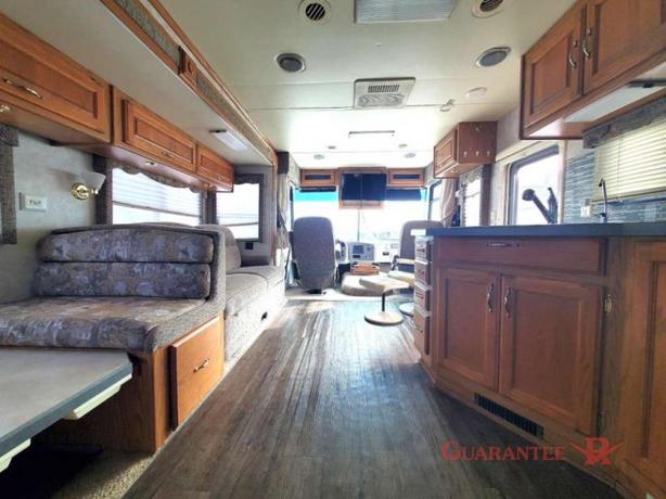 Used 2004 Monaco Monarch SE 34PBD image 8