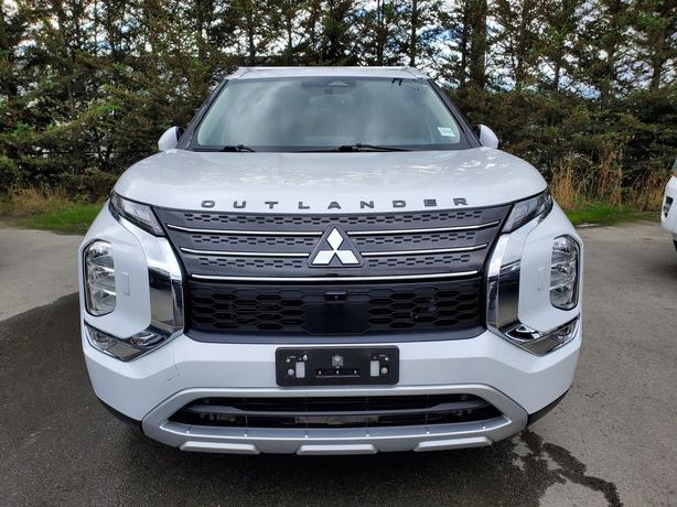 2023 Mitsubishi Outlander SEL image 3