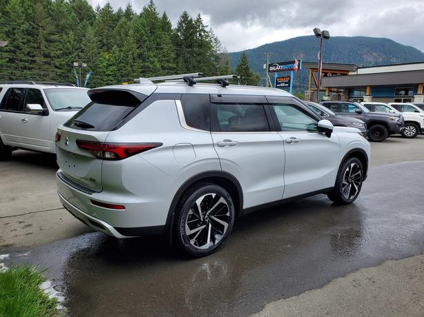 2023 Mitsubishi Outlander SEL image 6