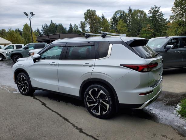 2023 Mitsubishi Outlander SEL image 7