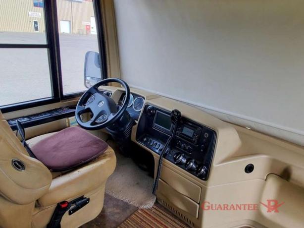 Used 2011 Newmar Mountainaire 4333 image 8