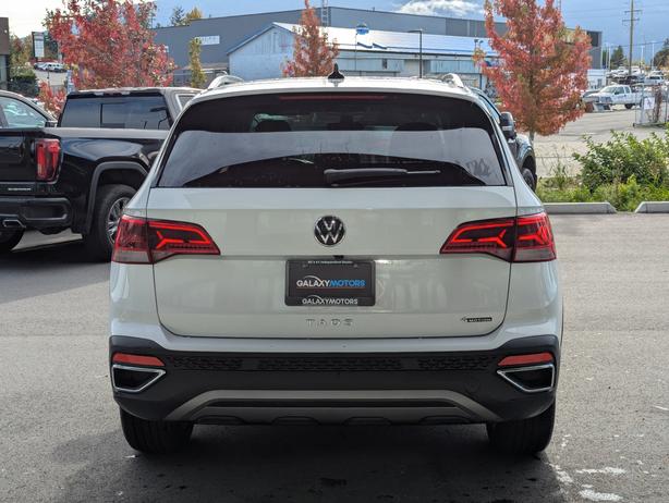 2024 Volkswagen Taos Comfortline - No Accidents, AWD, Heated Seats image 7