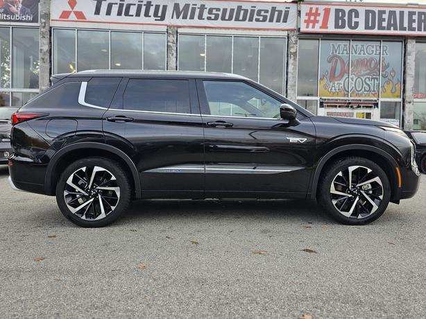 2023 Mitsubishi Outlander PHEV image 4