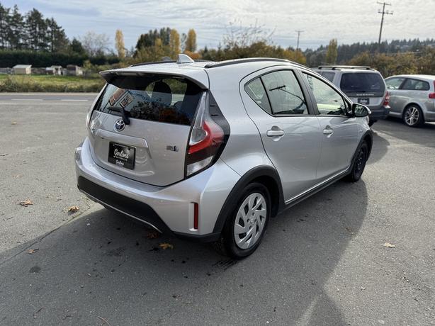 2018 Toyota Prius c image 5