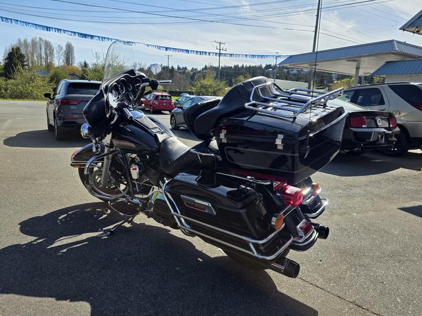 2005 Harley-Davidson FLHTCI image 4