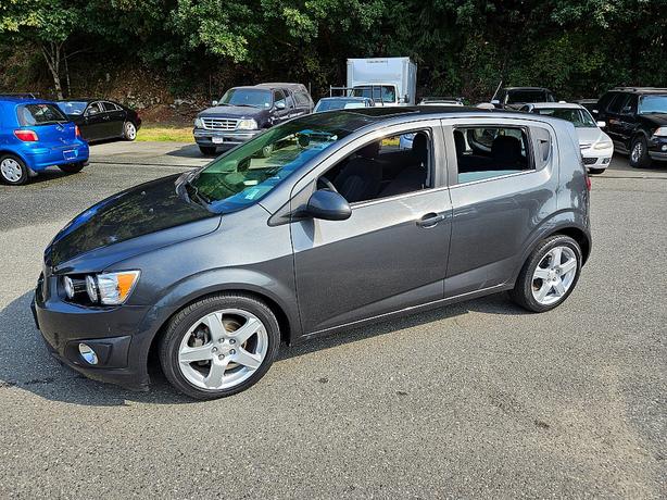 2016 Chevrolet  Sonic LT image 2
