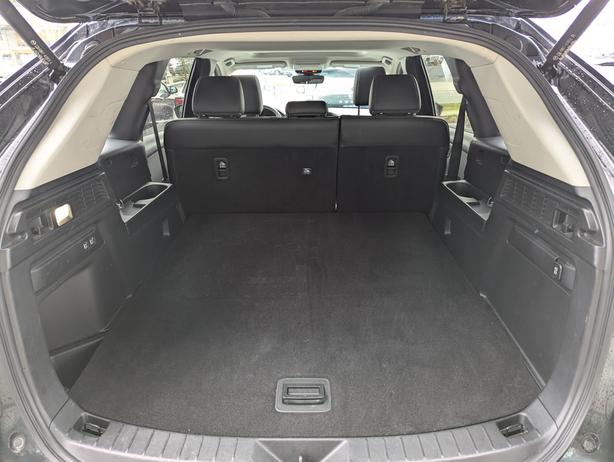 2025 Mazda CX-70 GS-L - Sunroof, Leather, Heated Seats image 8