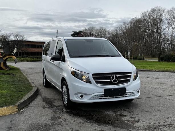 2018 Mercedes-Benz Metris 8 Passenger Van image 3