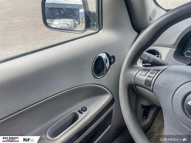 2006 Chevrolet HHR LS BEAUTIFUL BLUE, FABRIC SEATS WITH GREY INTERIOR, AUTO WIND image 8