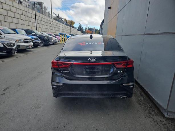 2021 Kia Forte EX | Heated Seats & Steering Wheel! image 5