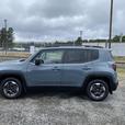 2018 Jeep Renegade Sport FWD with Backup Camera and Bluetooth thumbnail image 3