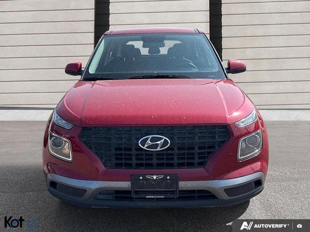 2022 Hyundai Venue Essential ! NO ACCIDENTS! ONE OWNER! LOW KMS! image 2