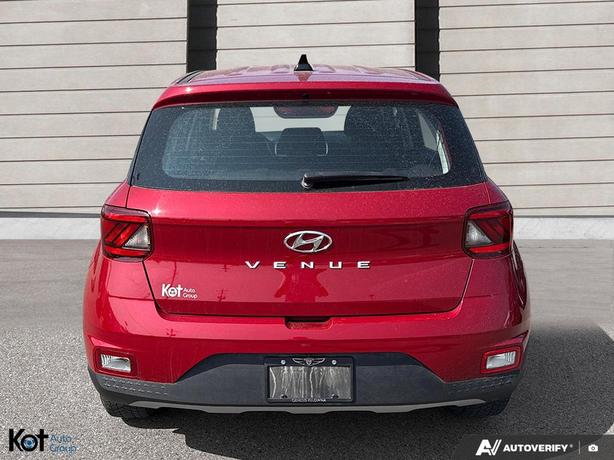 2022 Hyundai Venue Essential ! NO ACCIDENTS! ONE OWNER! LOW KMS! image 5