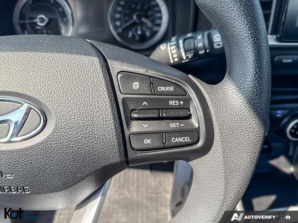 2022 Hyundai Venue Essential ! NO ACCIDENTS! ONE OWNER! LOW KMS! image 8