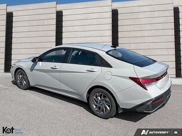 2024 Hyundai Elantra Preferred ! BLINDSPOT! BACKUP CAMERA! FORWARD COLLISION! image 4