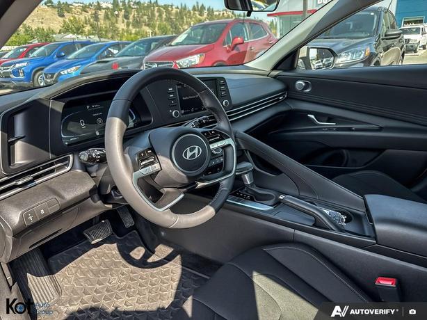 2024 Hyundai Elantra Preferred ! BLINDSPOT! BACKUP CAMERA! FORWARD COLLISION! image 6