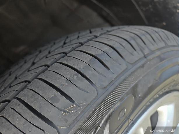 2023 Hyundai Venue Preferred IVT | Low Km's | No Reported Accidents! image 7