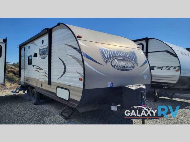 Used 2017 Forest River RV Wildwood T232RBXL image 1
