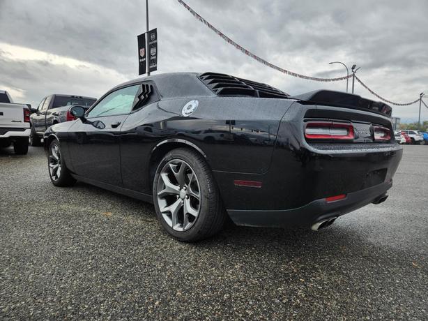 2016 Dodge Challenger R/T | 5.7L HEMI V8 | Loaded! | Super Track Pak | Premium S image 4