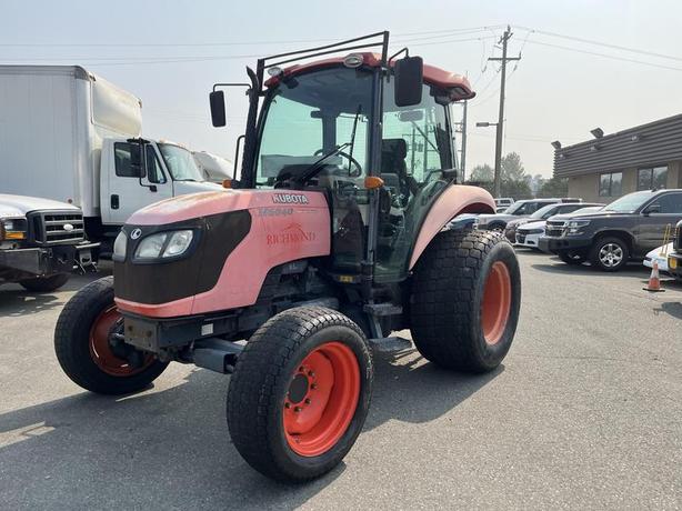 2010 Kubota M6040 4 wheel drive Farm Tractor Diesel image 1