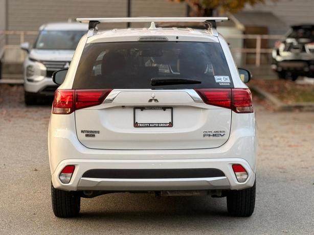 2018 Mitsubishi Outlander PHEV SE Touring - Leather, Sunroof, Heated Steering image 5