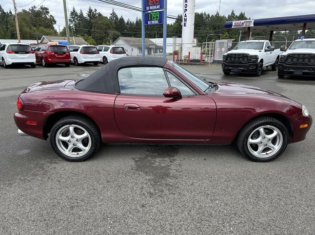 2003 Mazda MX-5 Base image 6