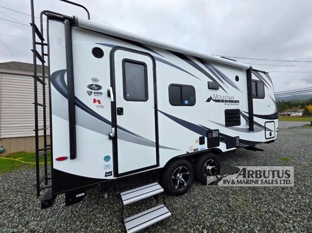 Used 2018 Outdoors RV Creek Side Mountain Series 18RBS image 8