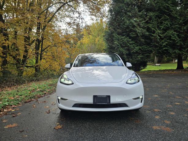 2021 Tesla Model Y Performance AWD | GPS Navigation | Heated Seats! image 3