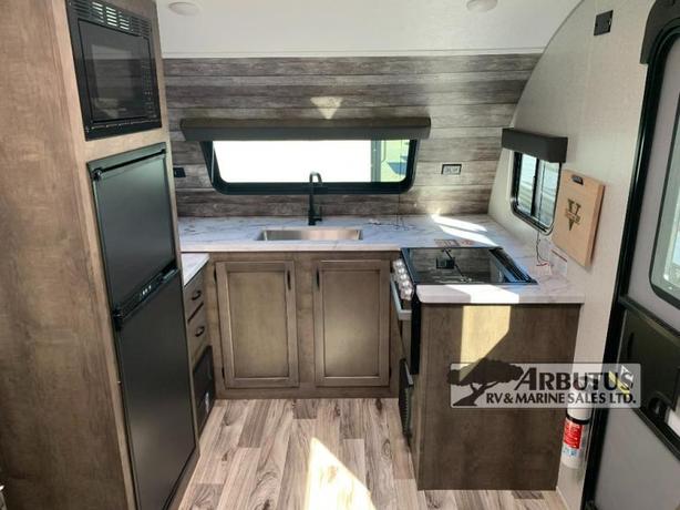 Used 2022 Venture RV Sonic SN241VFK image 4