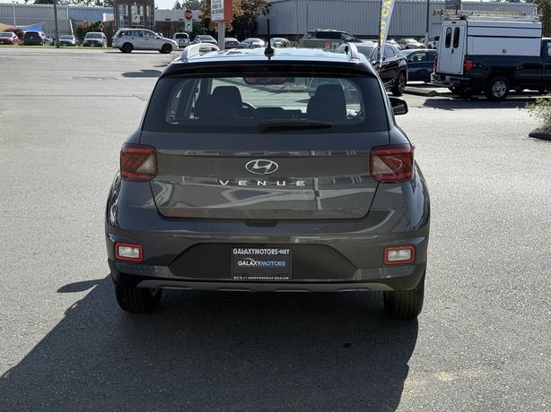 2024 Hyundai Venue PREFERRED- No Accidents, BC Local & One Owner image 7