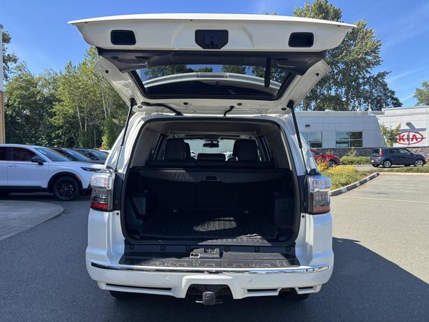 2018 Toyota 4Runner Base image 7