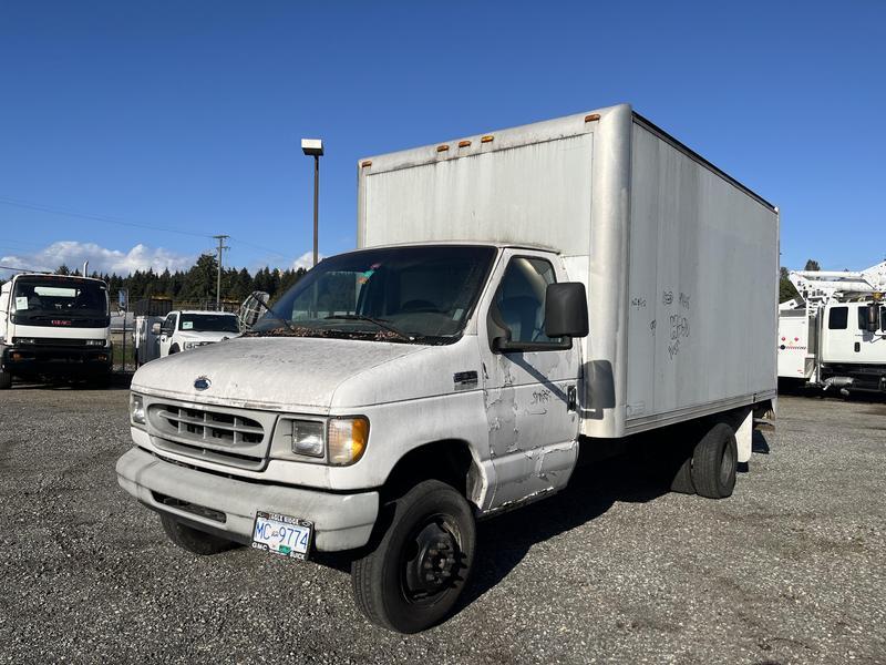 1998 Ford Econoline E450 16 Foot Cube Van Diesel display photo