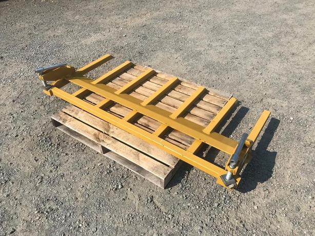 2022 Braber Equipment Debris Forks Clamps On To Bucket 72" DF72G image 5