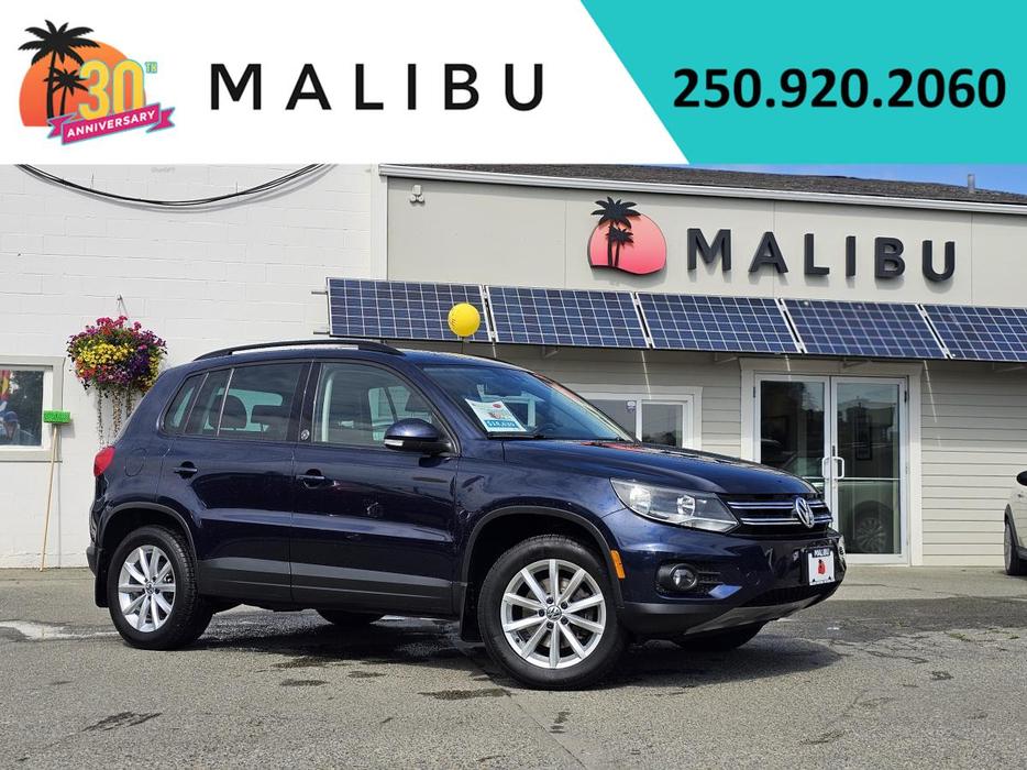 2017 Volkswagen Tiguan 4MOTION 4dr Wolfsburg Edition display photo