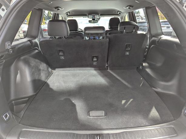 2024 Jeep Grand Cherokee Limited - 4x4, NAV, Heated Front/Rear Seats image 8